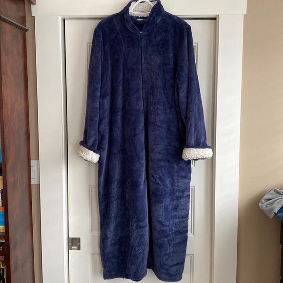 LL Bean Wicked Plush Robe - Picture 1 of 16